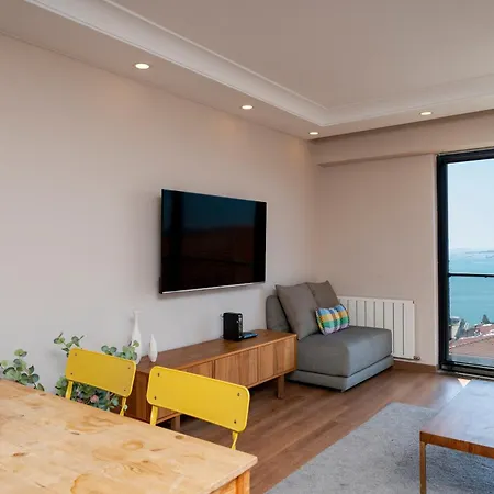 Bosphorus View - Parking- 2 Bedrooms - 3 Beds - Elevator * Istanbul