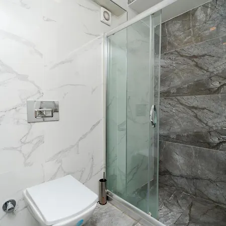 Bosphorus View - Parking- 2 Bedrooms - 3 Beds - Elevator Apartment *