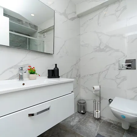 Bosphorus View - Parking- 2 Bedrooms - 3 Beds - Elevator *